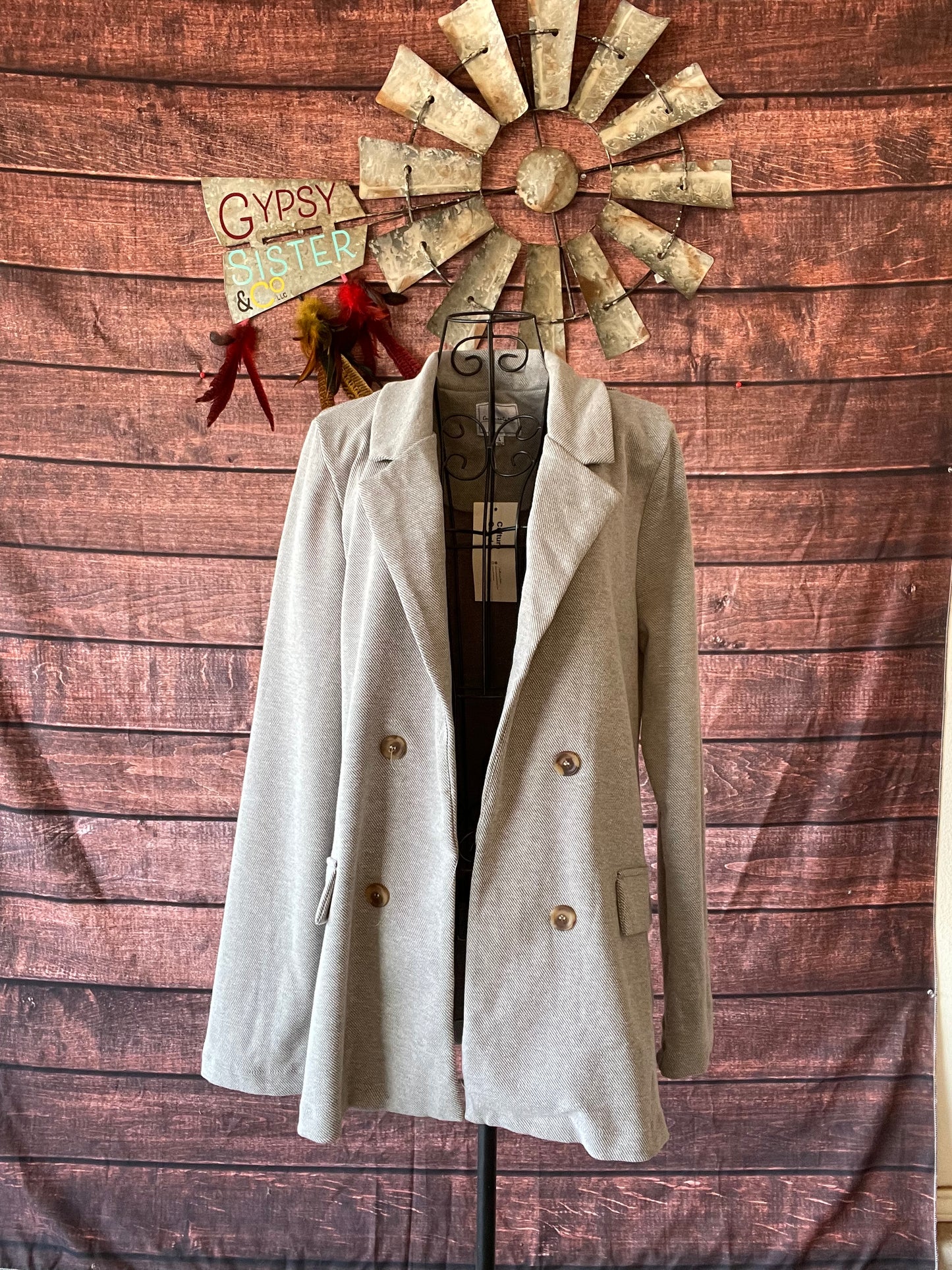 Ribbed Cotton blazer in light charcoal on a mannequin